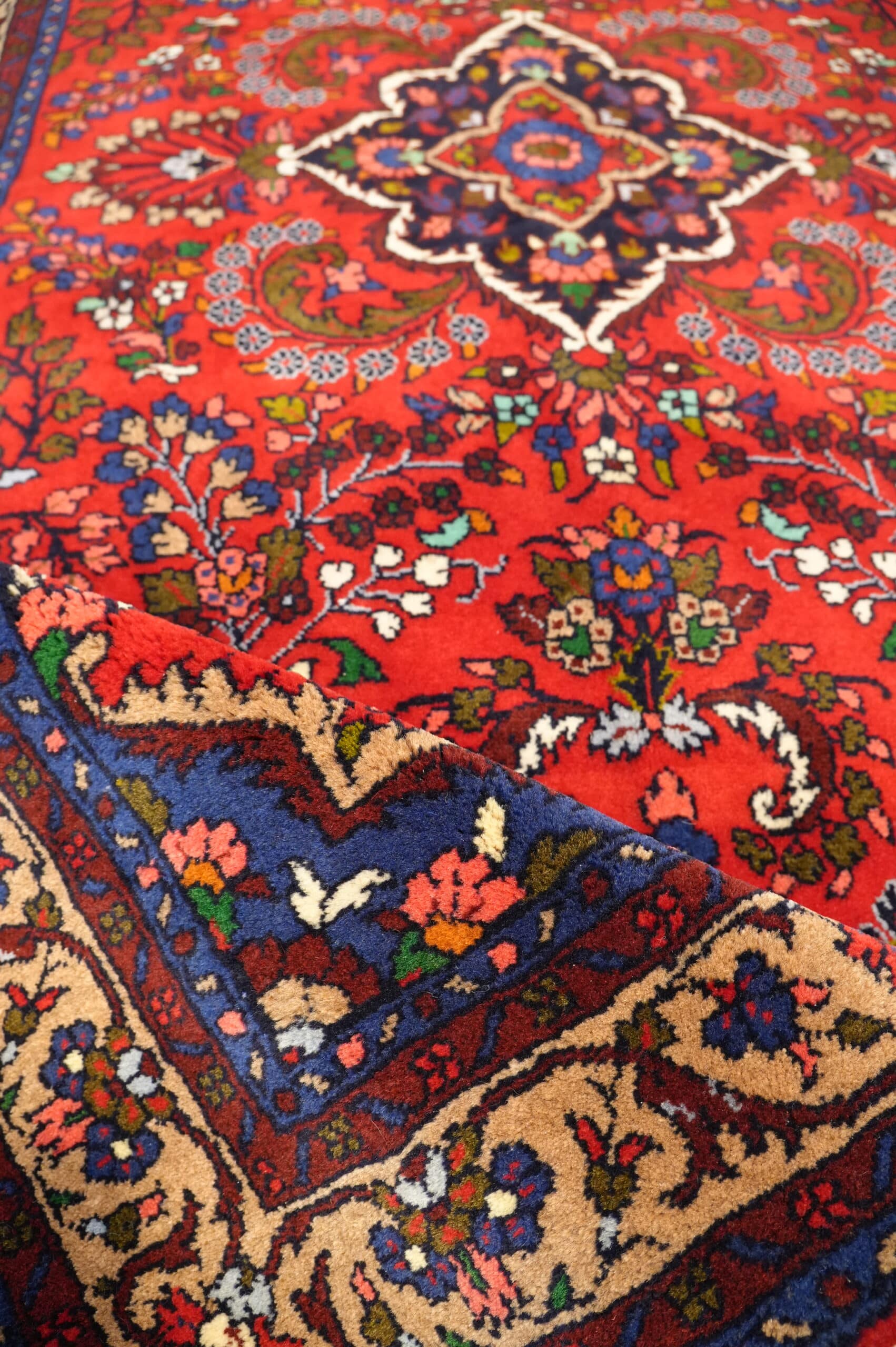 Persian Hand-Made Wool Rug 5'x8' No.8