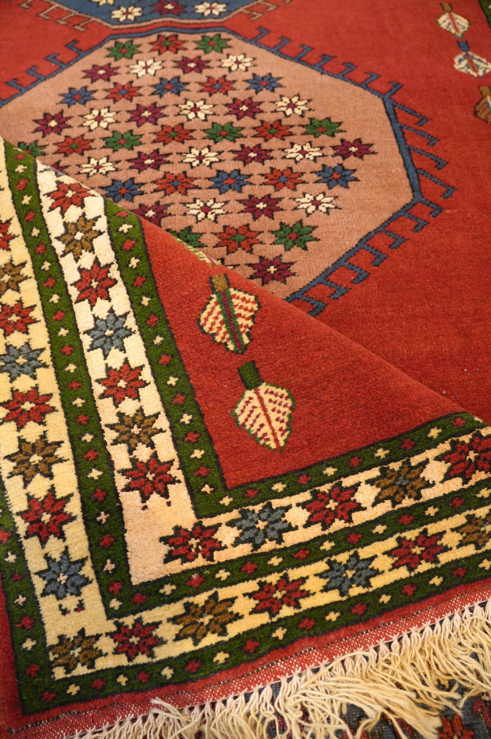 Persian Hand-Made Wool Rug 5'x8' No.2
