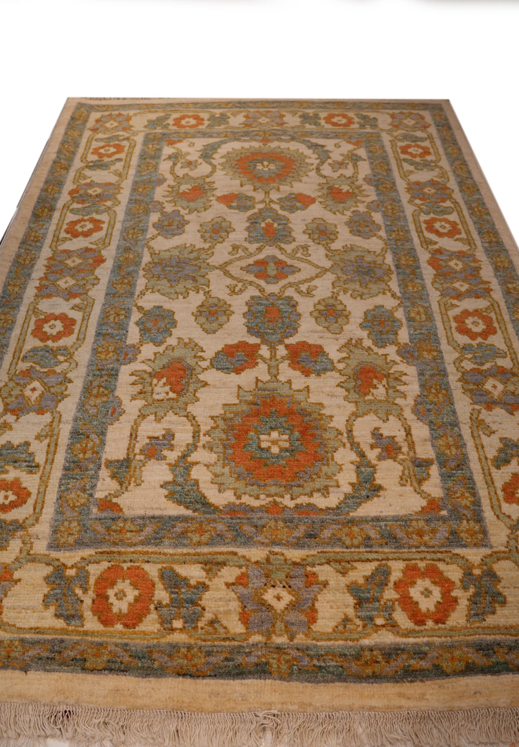 Persian Hand-Made Wool Rug 5'x8' No.1