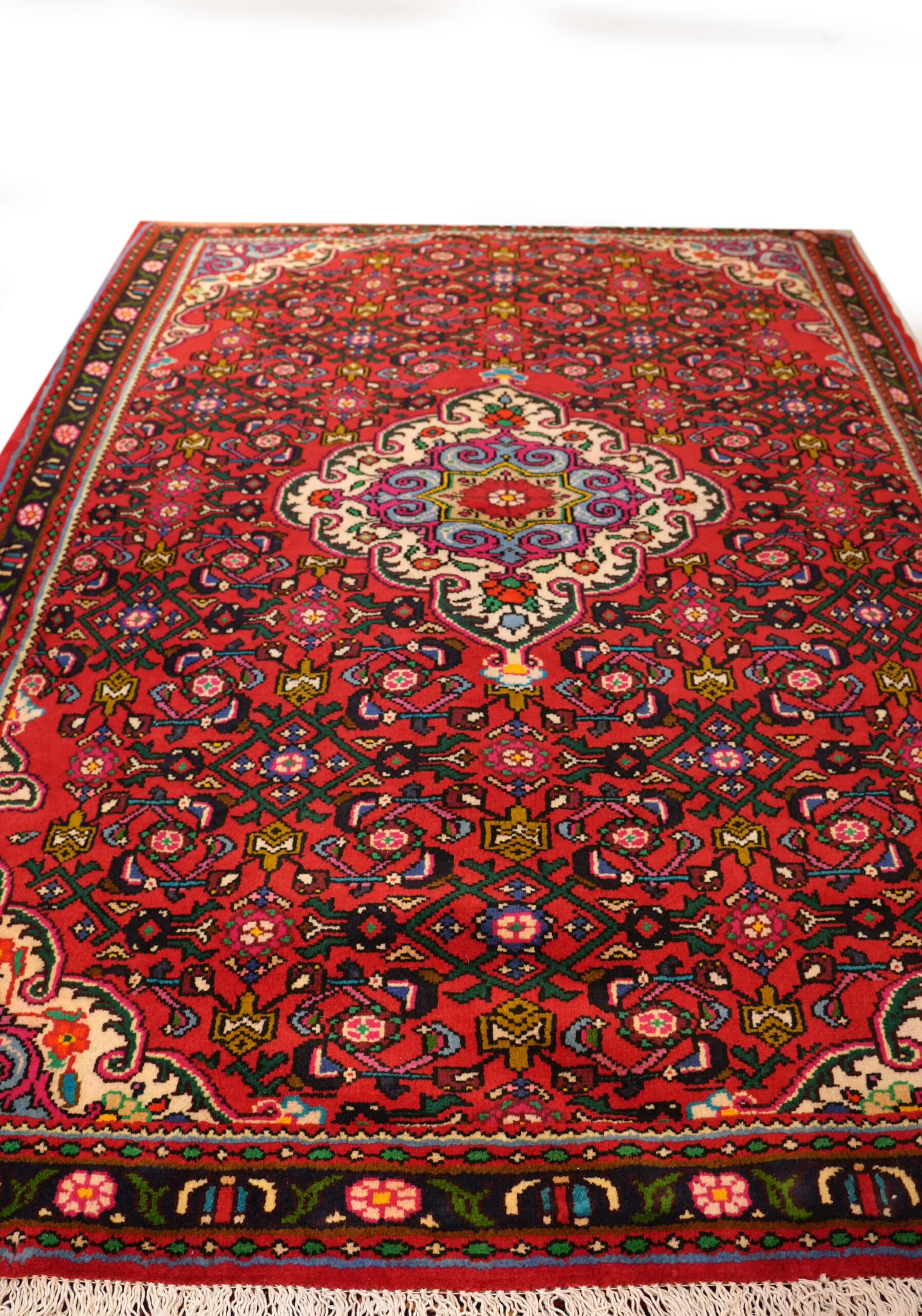 Persian Hand-Made Wool Rug 5'x8' No.11