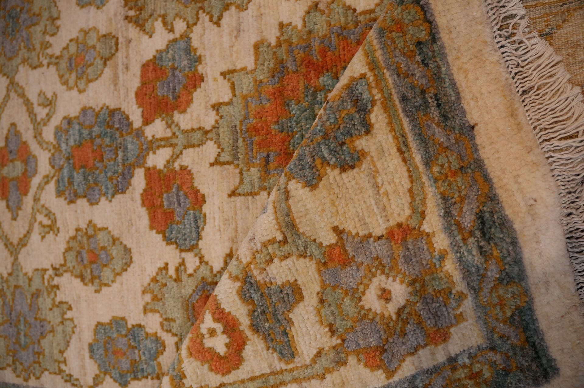 Persian Hand-Made Wool Rug 5'x8' No.1